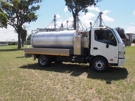 R230 - 4000 Vacuum Truck