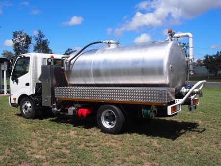 R230 - 4000 Vacuum Truck