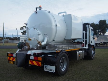 R350 -8000 Vacuum Truck