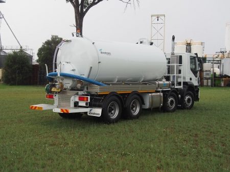 R560 -14000 Vacuum Truck