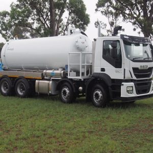 R560 -14000 Vacuum Truck