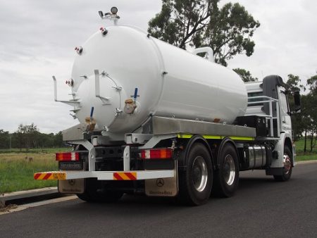 T520 - 12000 Vacuum Truck