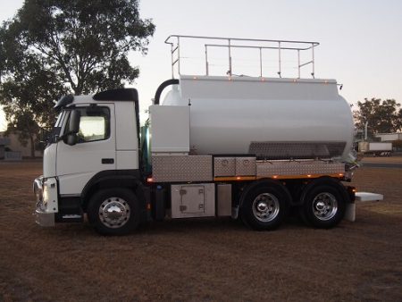 T560 -11000 Vacuum Truck