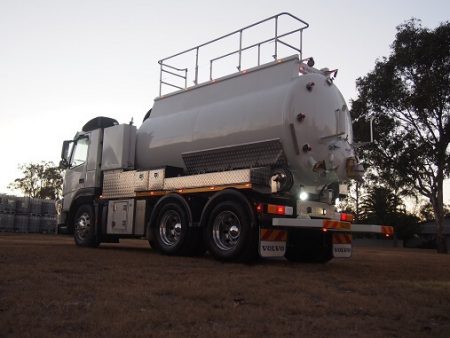 T560 -11000 Vacuum Truck