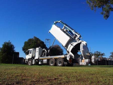 TRD2400 - 8000 Hydro Excavation Truck