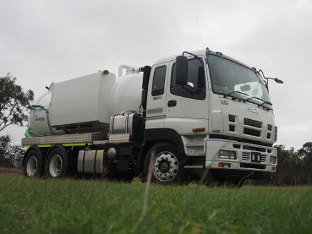 TRD940 - 11000 Vacuum Truck