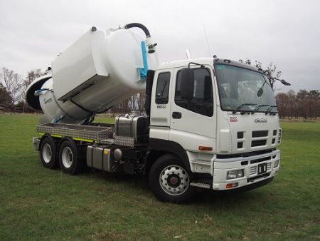 TRD940 - 11000 Vacuum Truck