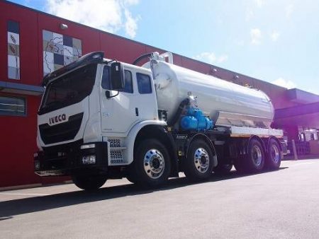 R420-15000a Vacuum Truck