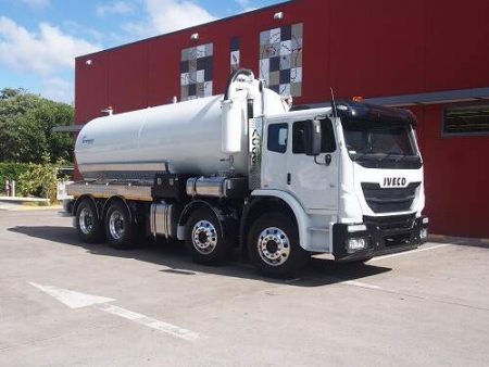 R420-15000a Vacuum Truck